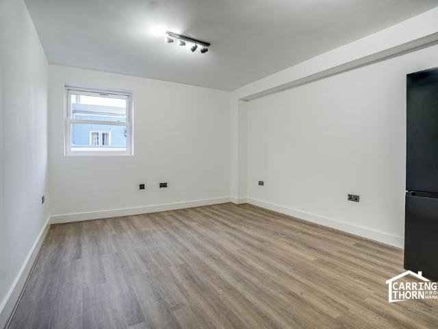 17 Ladywell Street, Plaistow Grove. 3 bed apartment to rent £2,445 pcm £564 pw