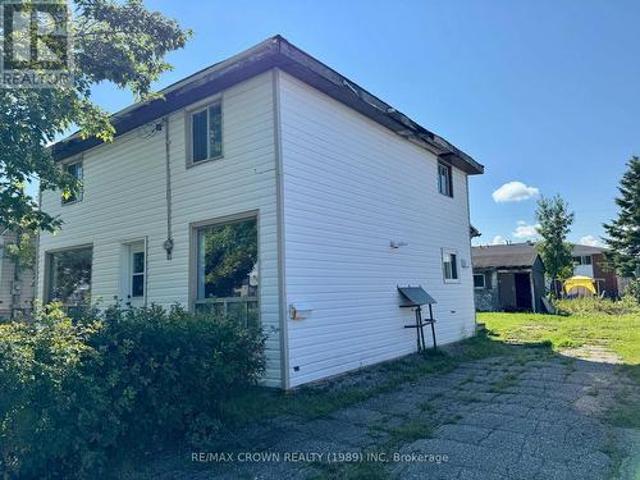 17 Lemarier Street, Kapuskasing, ON, P5N 2S7 house for sale | Listing ID T12853 | Royal LePage
