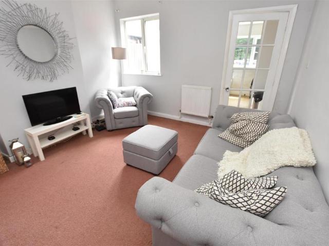 17 Lottie Road, Metchley, B29 6JY, United Kingdom | 4 bed house for rent #133740704 | Rentberry