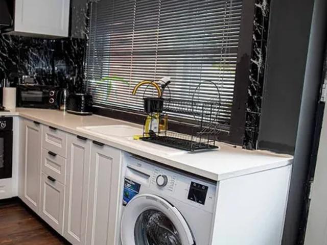 17 Lyme Grove | Studio house for rent #165114356 | Rentberry