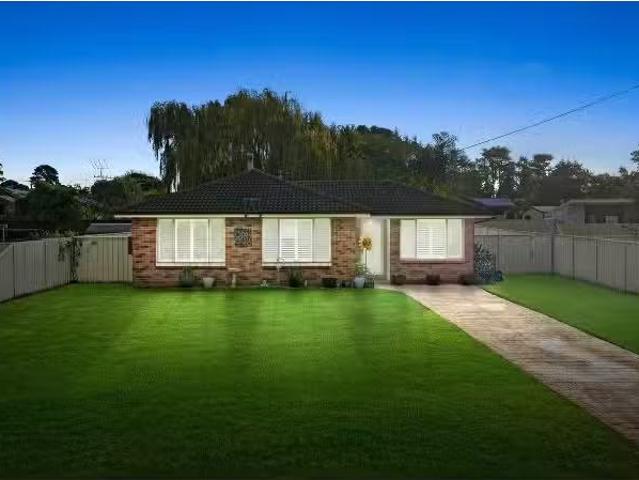 17 Mahonga Street, Tahmoor House for rent Listed by Jason Mon.