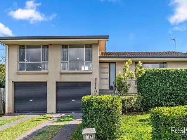 17 Martini Street, Mount Lofty, QLD 4350