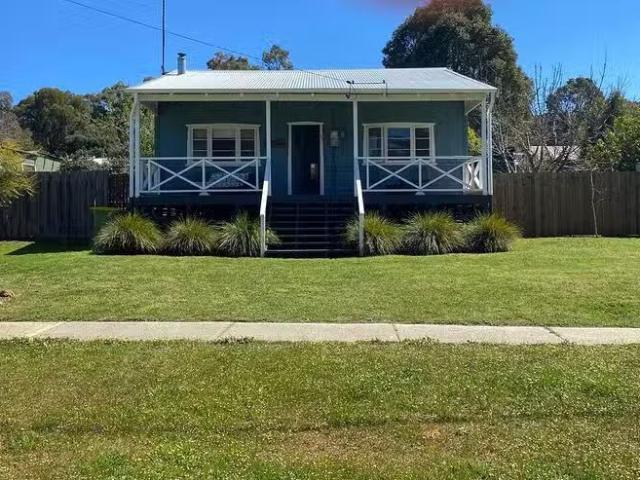 17 Marginata Crescent, Dwellingup, WA 6213