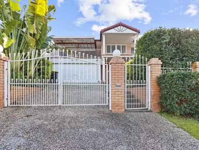 17 Marmion Parade, Taringa, QLD 4068