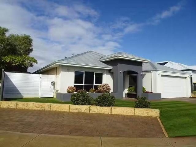 17 Mayroyd Drive, Ellenbrook, WA 6069