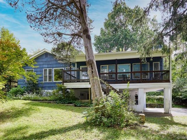 17 Merriewold Ln N, Monroe, NY 10950