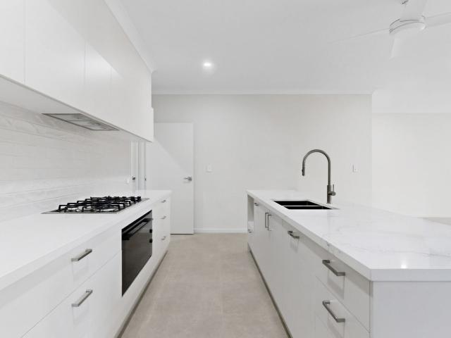 17 Missouri Crescent, BRIDGEMAN DOWNS, QLD 4035