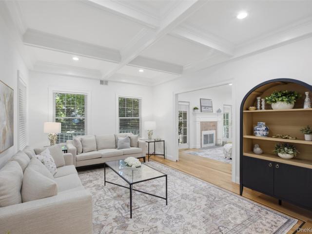 17 Nadworny Lane