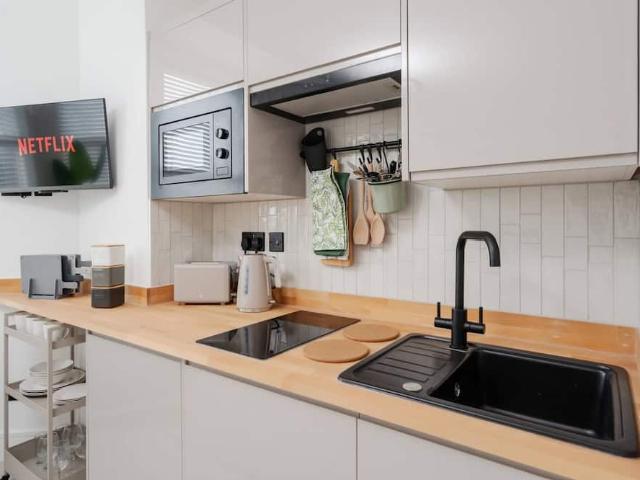 17 Newsham Drive | Studio apartment for rent #168023737 | Rentberry