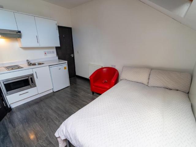 17 NORTH Rd, Studio 7 OPPOSITE UNIVERSITY