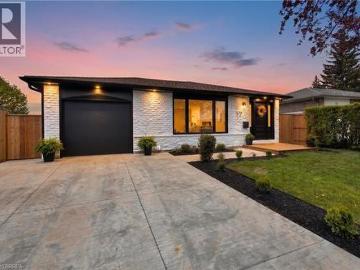 House for sale in Brant - Fireplace