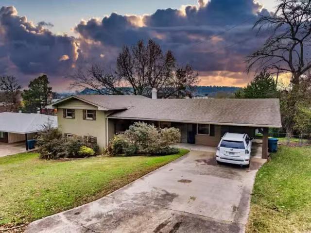 17 OAKWOOD RD, LITTLE ROCK, AR 72202