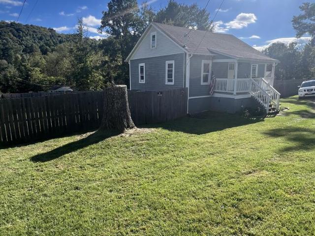 17 Old Quaker Road