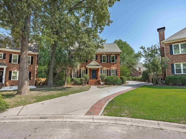 17 Old Woodlands Court