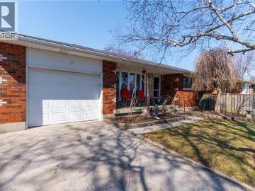 Brantford Town, Ontario - Garden, Parking