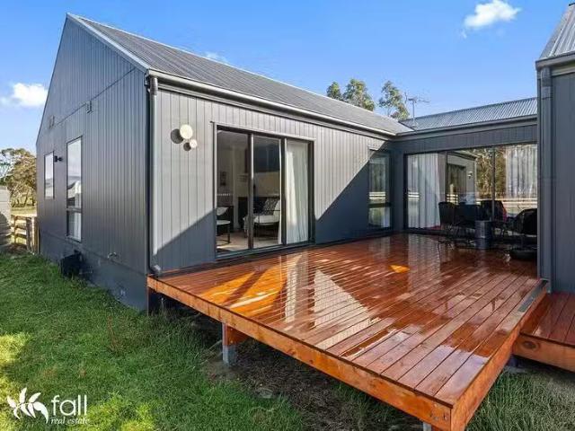 17 Penola Drive, Leslie Vale, TAS 7054