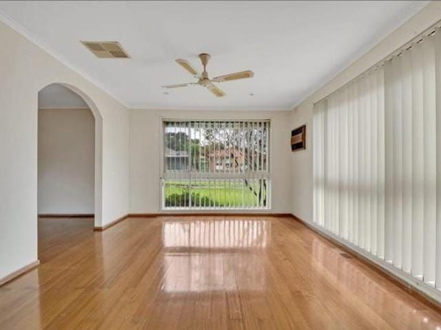 17 Peppercorn Parade Epping, Epping, VIC 3076