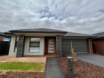 Melton South, Victoria - Garden, Parking