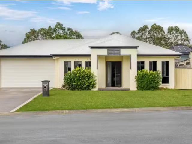 17 Picabeen Court, North Lakes House for rent Listed by Amy T.