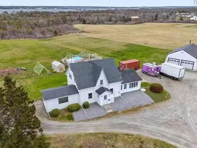 17 Ponderosa Lane, Lower West Pubnico, NS, B0W 2M0 house for.