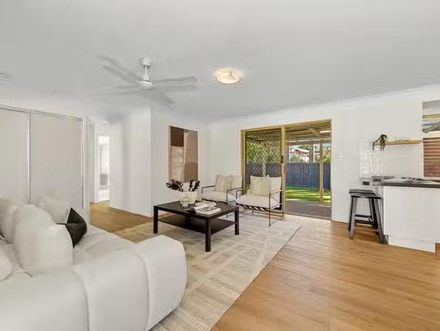17 Poinciana Avenue, Victoria Point, QLD 4165