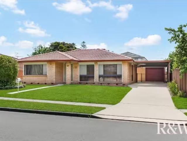 17 Polonia Avenue, PLUMPTON House for rent Listed by Rooty Hi.