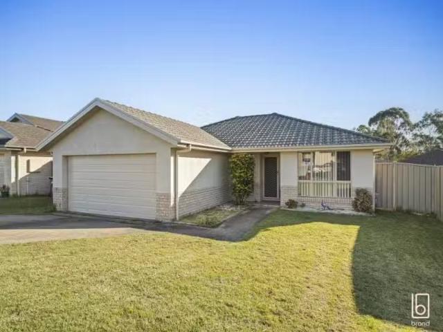 17 Primrose Drive, HAMLYN TERRACE House for rent Listed by Cr.