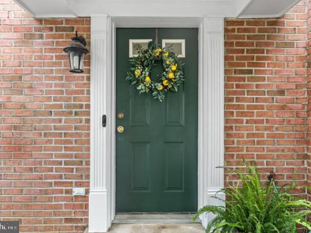 17 Quarterpole Court
