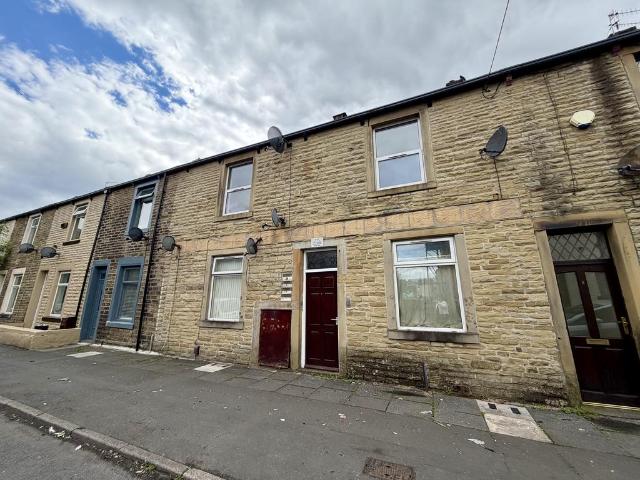 17 Queen Victoria Road, Burnley, BB10 1 bed flat to rent £500 pcm £115 pw