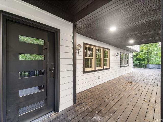 17 Ridge Way