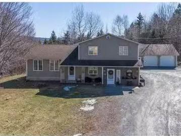 17 Rossville Rd, Nackawic, NB, E6G 1V2 Luxury House for sale.