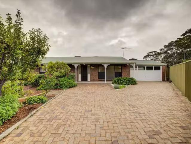 17 Ruby Court, Flagstaff Hill, SA 5159 House for Rent