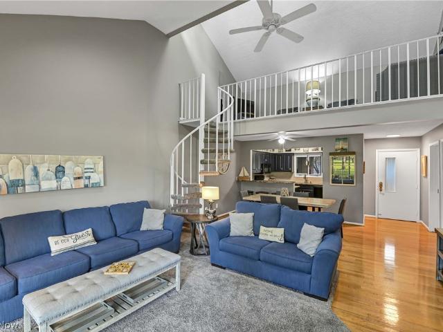 17 Sawmill Creek Drive W