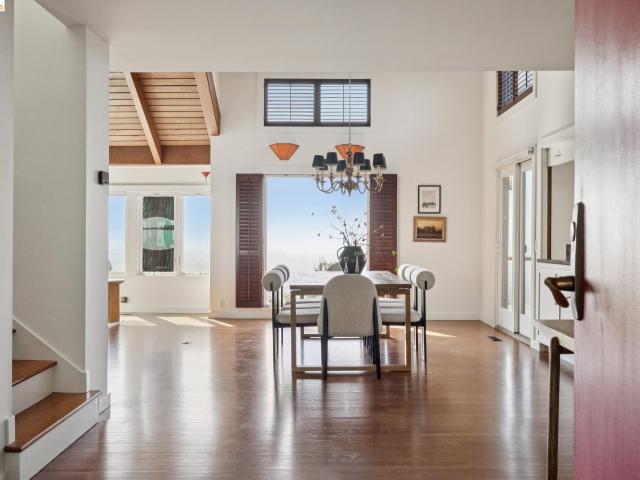 17 Senior Ave