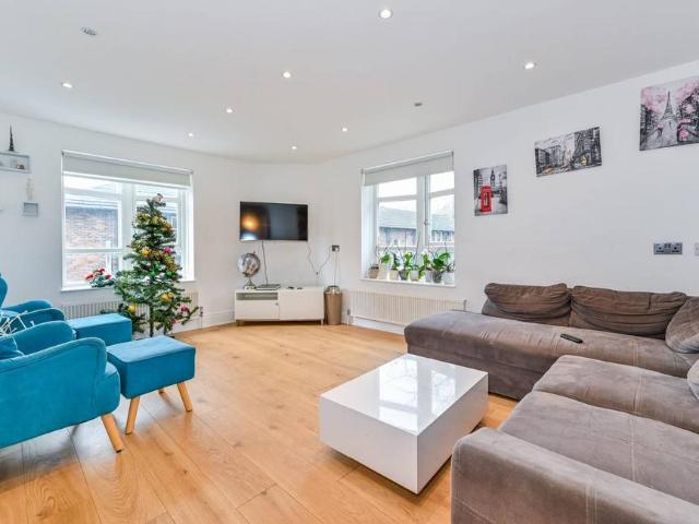 17 Shepperton Road, London, N1 3DH, United Kingdom | 2 bed apartment for rent #139543328 | Rentberry