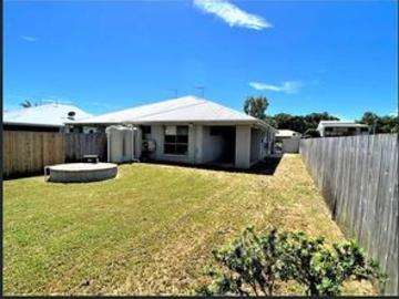 1/7 Swan St, Armstrong Beach QLD 4737