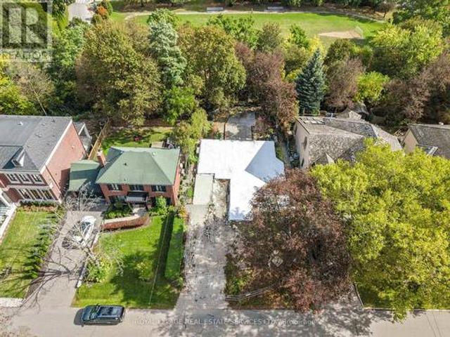 17 St. Georges Road, Toronto, ON, M9A 3S9 house for sale | Listing ID W14033 | Royal LePage