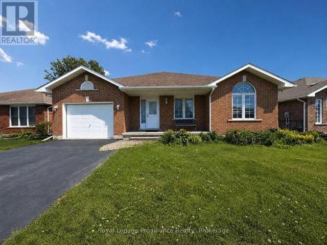 17 Sumac Terrace, Belleville Ward, ON, K8N 5X4 house for sale | Listing ID X13618 | Royal LePage