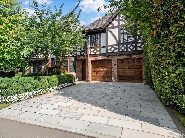 17 Sutton Place