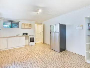 17A Alma Street, Southport, QLD 4215