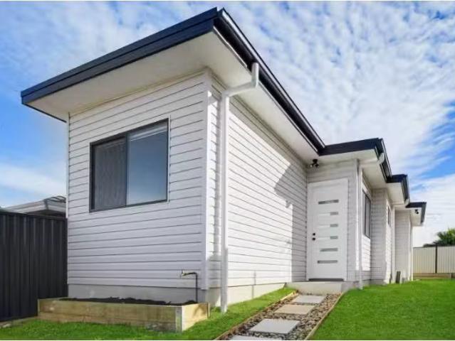 17A Burnleigh Crescent, Cambridge Gardens House for rent List.