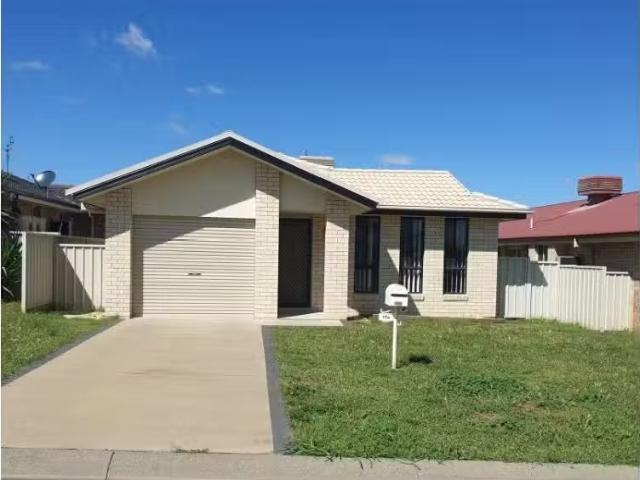 17a Orley Dr, Oxley Vale House for rent Listed by Sudam Dewag.