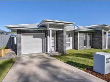 17A Leatherwood Grove, Morisset Townhouse for rent Listed by.