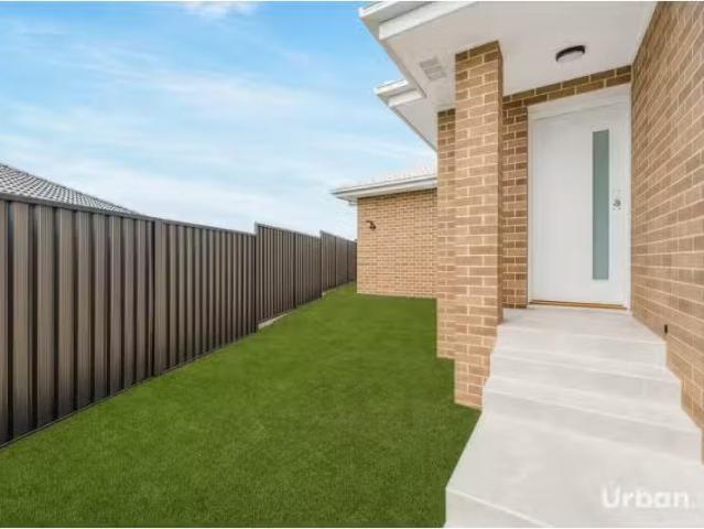 17a Strathmore Lane, Tahmoor Apartment for rent Listed by Reb.