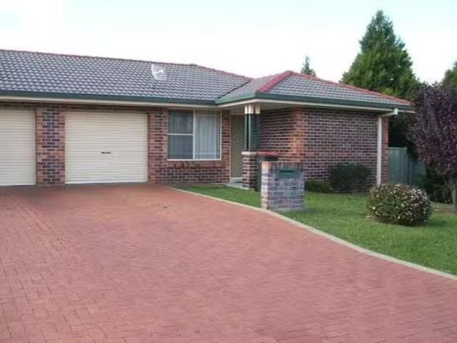 17b Grills Place, ARMIDALE Apartment for rent Listed by Prope.