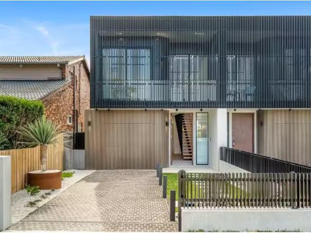 17B Forest Road, Yowie Bay Townhouse for rent Listed by Stuar.