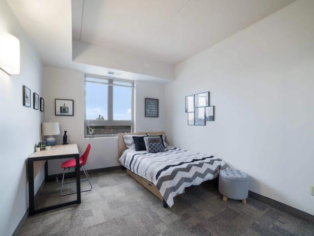17Hundred Oshawa Student Apartment, ON | Amber