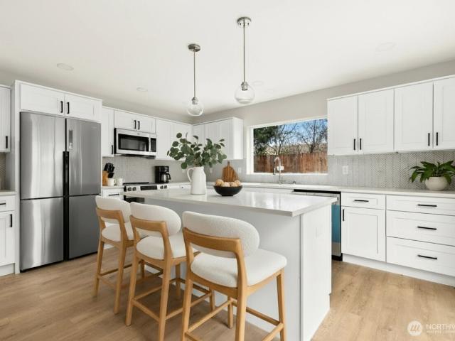 1404 N 136th Street