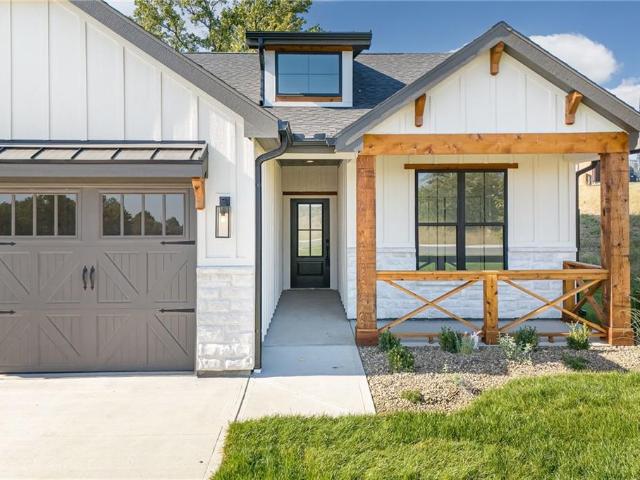 1404 Country Court