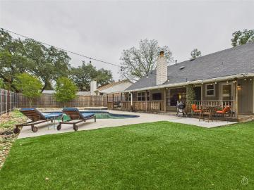1404 Lance Way